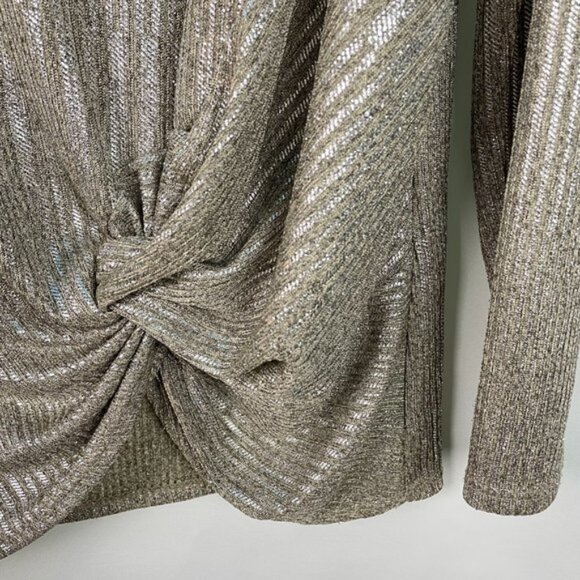 Pebble And Stone Size XL Twist-Front Shine Silver Metallic And Gold Pullover Top - Picture 3 of 8